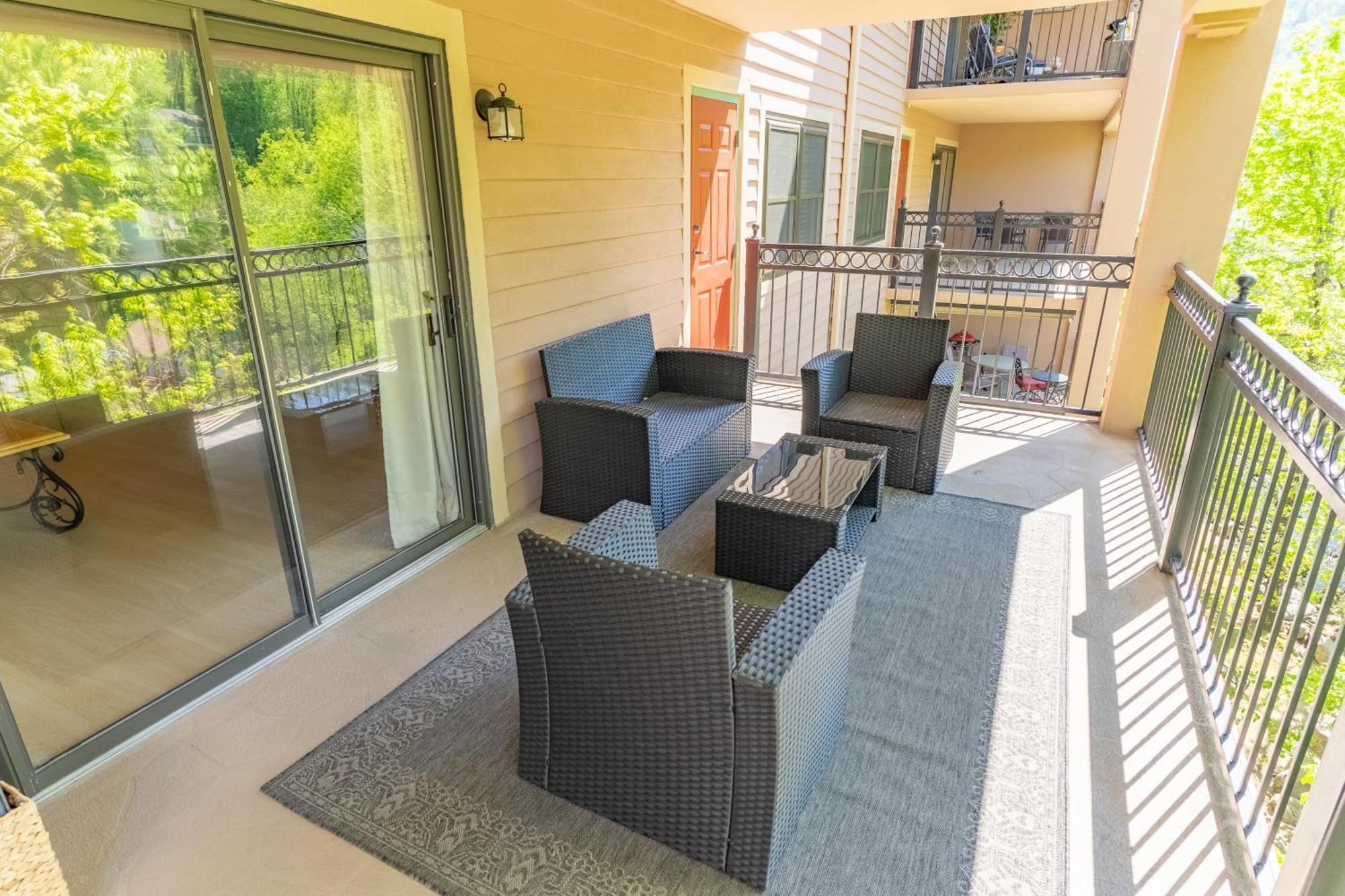 גטלינבורג Luxurious Condo, Pool, Fireplace, Hiking מראה חיצוני תמונה